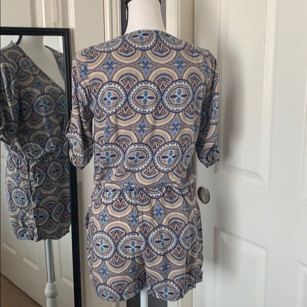 🍀2 for $25 Forever 21 tribal print romper - Picture 4 of 7
